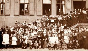 ‘Abdu’l-Bahá tillsammans med bahá’íer och andra gäster, Tyskland 1913